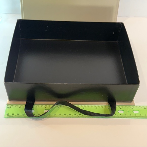 🆕 Luxurious Giorgio Armani “Sì” Gift Box – Elegant Collector’s Treasure - Picture 7 of 16